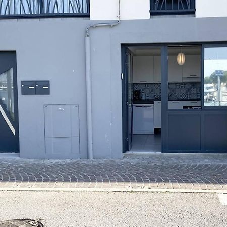 As21673 - Studio En Rez De Chaussee Face Au Canal Le Grau-du-Roi Kültér fotó