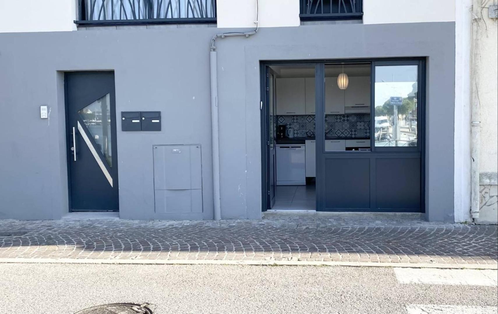 As21673 - Studio En Rez De Chaussee Face Au Canal Le Grau-du-Roi Kültér fotó